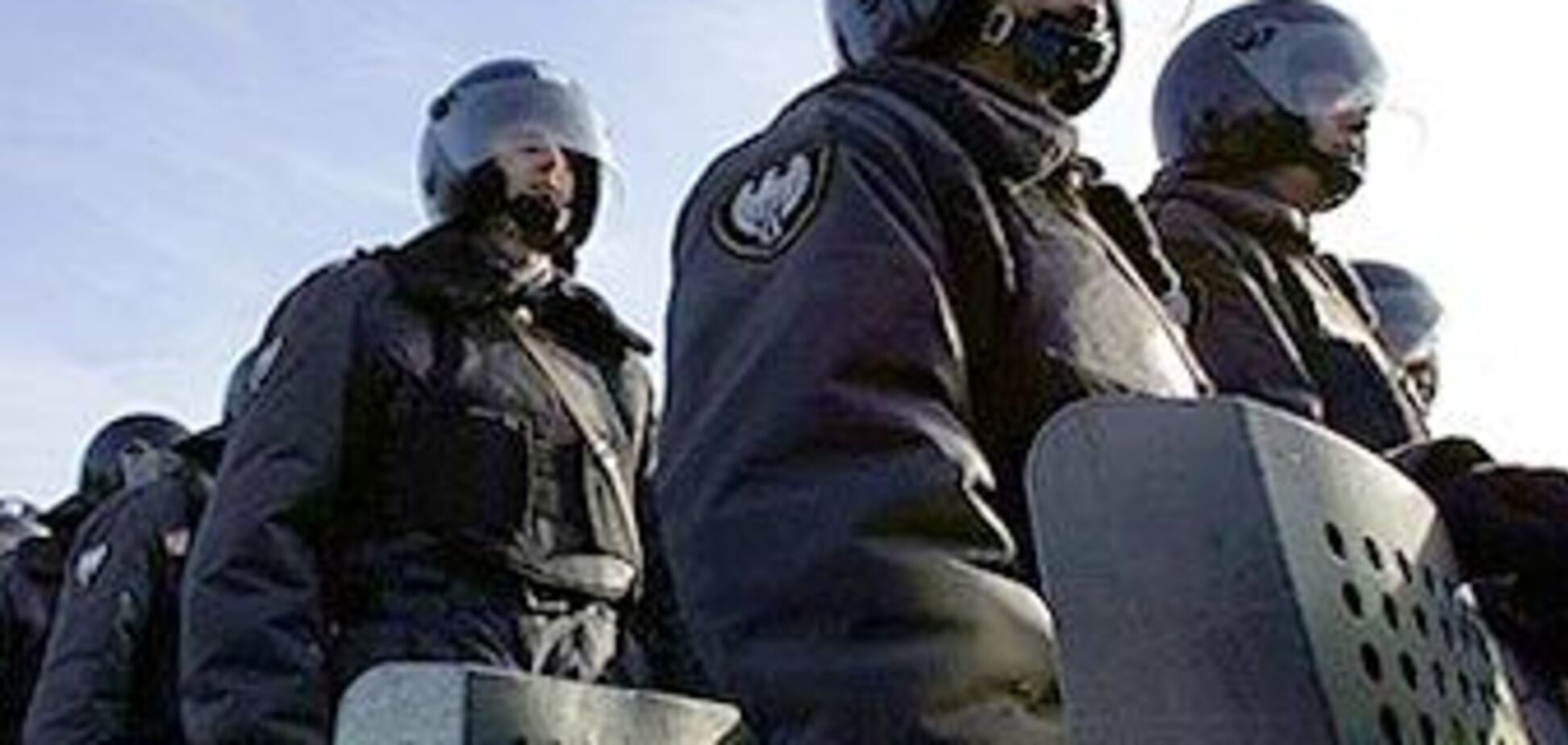 Подросток избил и загрыз четверых беспомощных милиционеров