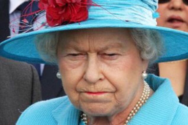 Британская королева продает имущество из-за нехватки денег