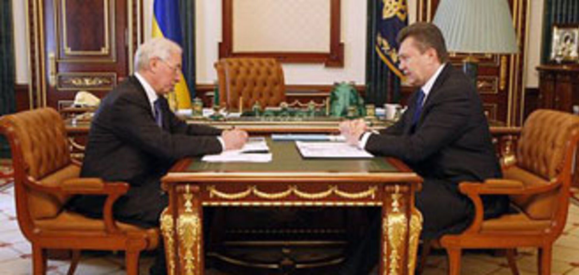 Грач: Янукович покарає Азарова відставкою