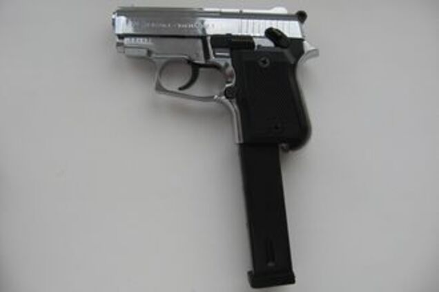 Кримські ісламісти здали міліції півдесятка пістолетів