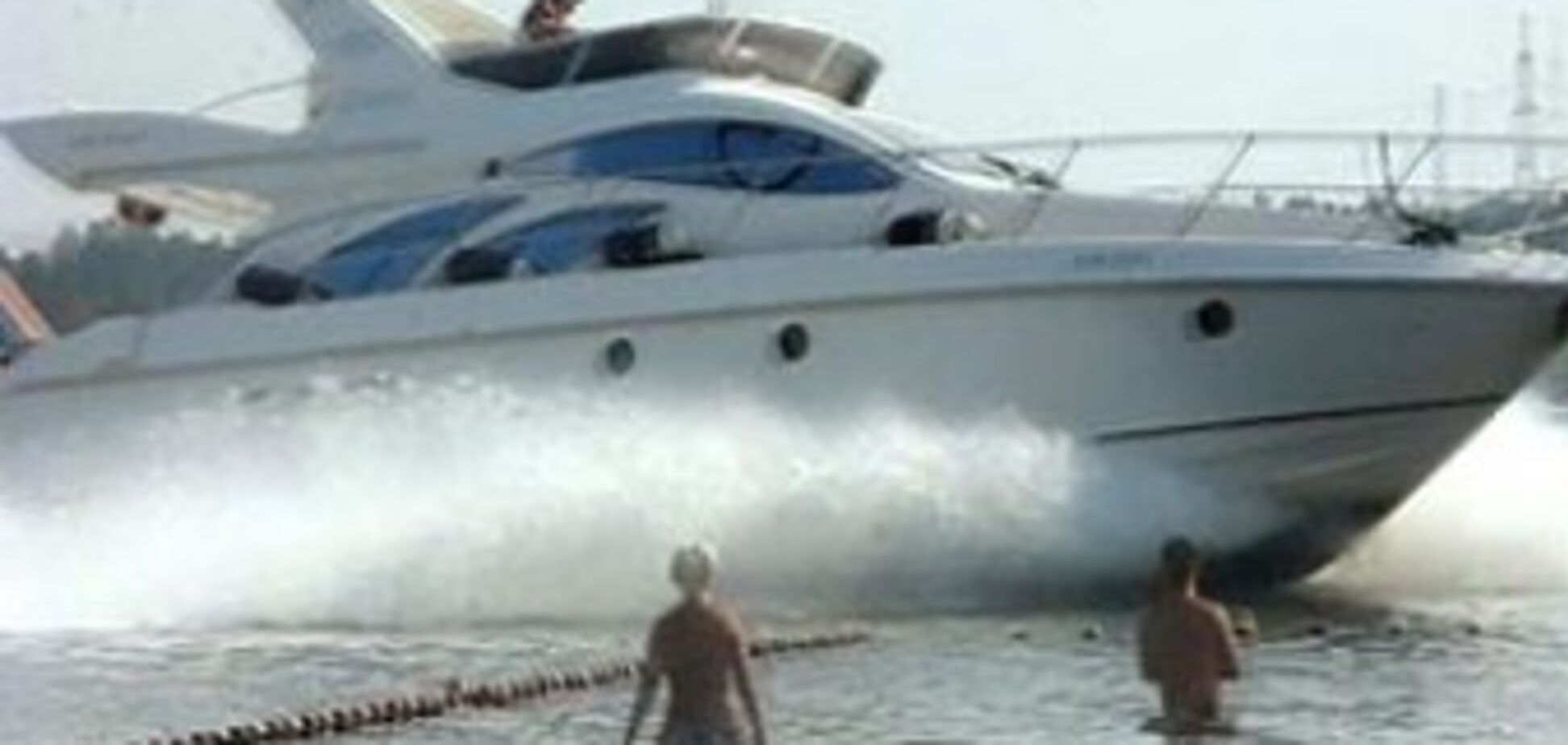 Під Москвою купающейся дівчині катером відрізало ноги