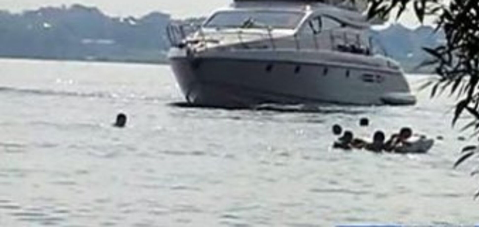 Капитан яхты, убившей женщину, хотел 'спасти людей' маневром