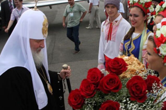 Как встречают Кирилла: лепестки роз и джакузи