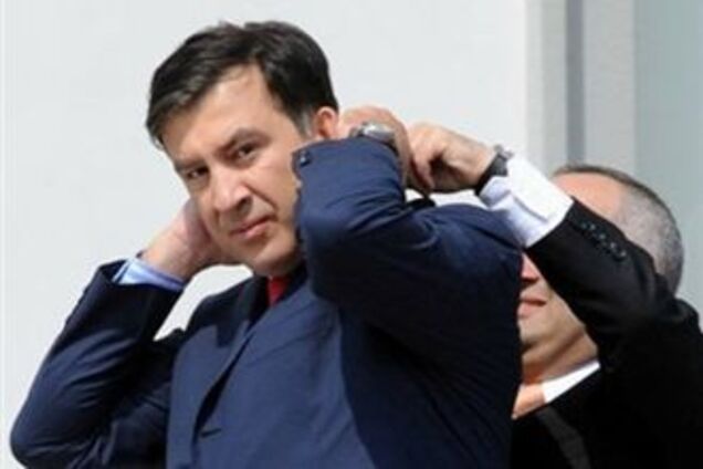 Саакашвили запретил 'питекантропам' унижать туристов