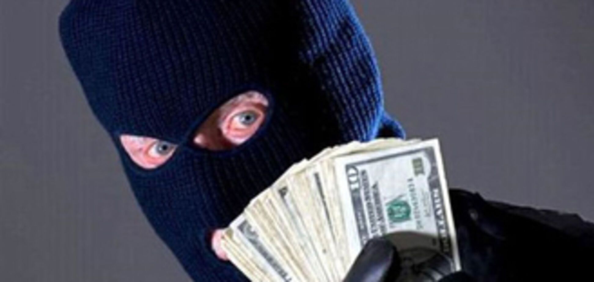 На Харківщині пограбували квартиру мера