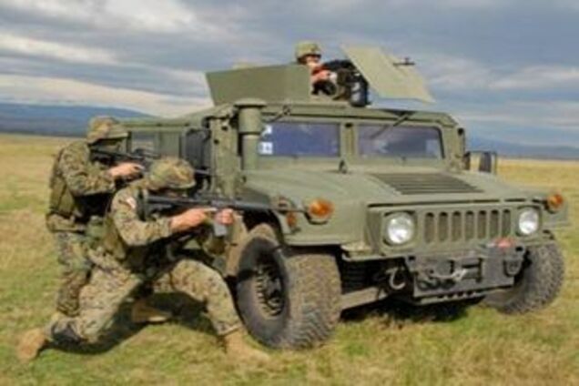 Саакашвили приказал готовиться к 'тотальной обороне'