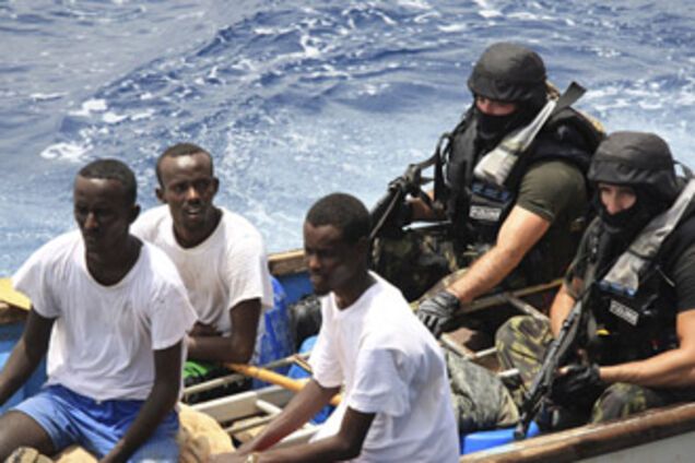 Сомалийские пираты освободили судно с украинцами