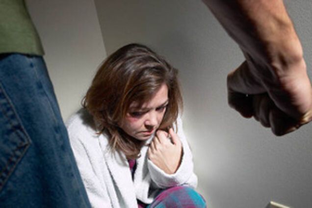 Ізраїльтянин перетворив дружину-українку в секс-рабиню