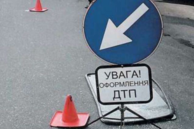 Переполненный автобус врезался в стену: 15 погибших