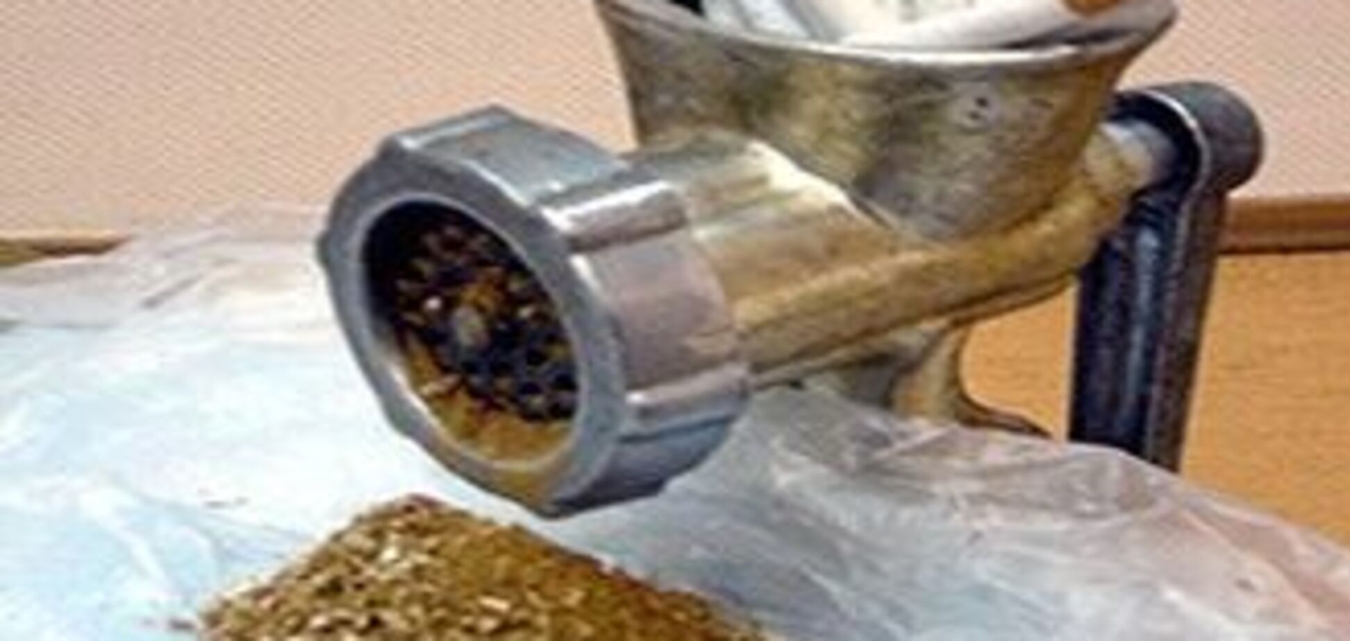 На Хмельниччині викрили підпільний цигарковий цех