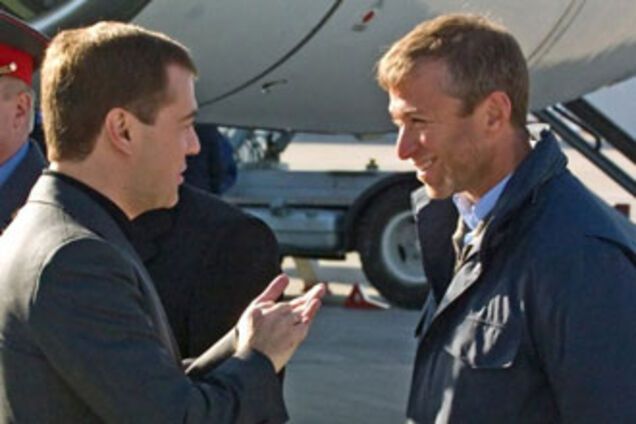 Медведев отберет у Абрамовича подмосковное поле для гольфа