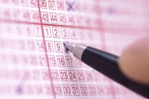 Женщина в четвертый раз выиграла в лотерею миллионы долларов