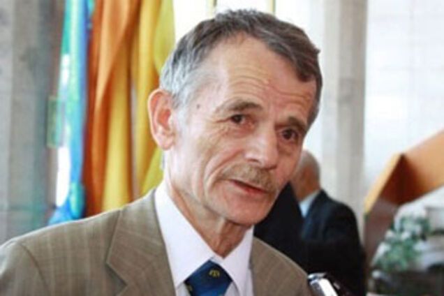 Джемилев оправдывается перед Януковичем и просит о встрече