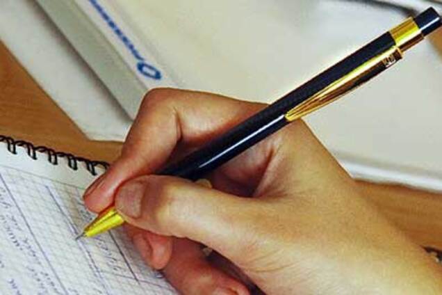 Священик випадково застрелився авторучкою