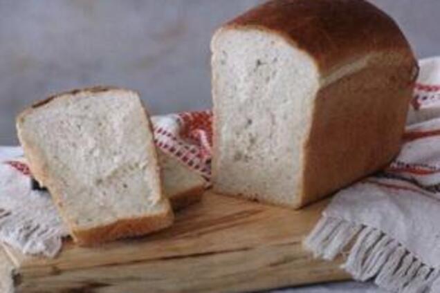 В руках украинского юриста взорвалась буханка хлеба