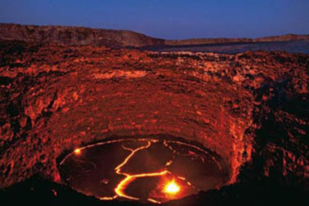 Уникальное огненное озеро. ФОТО, ВИДЕО