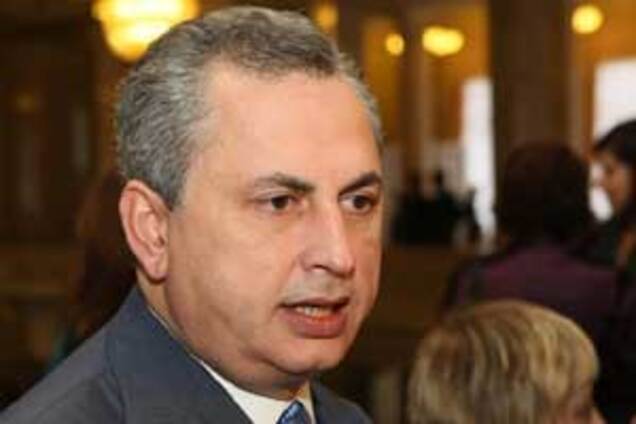 Колесников презентовал Януковичу книгу из 135 000 стр. ВИДЕО