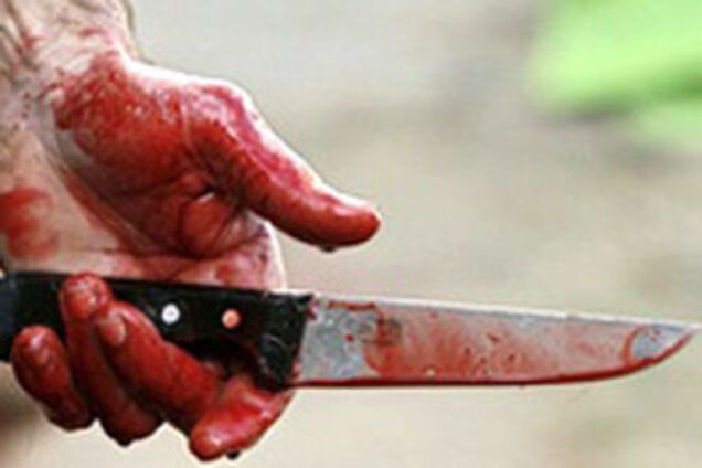 На Сумщині свекор зарізав невістку на очах у внука