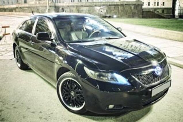 Працівники мийки викрали залишений у них автомобіль