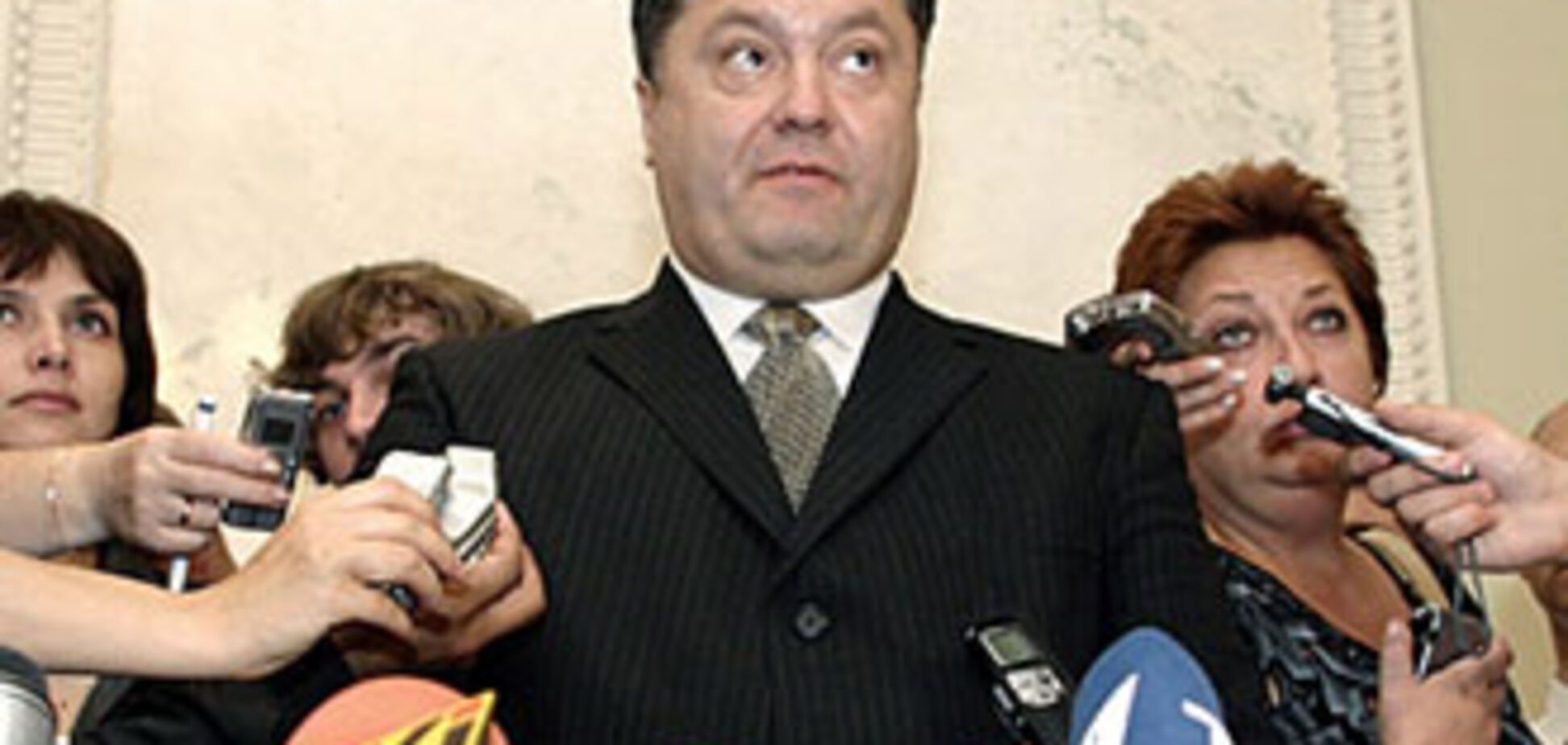 Порошенко навязывает Китаю свои автобусы и конфеты