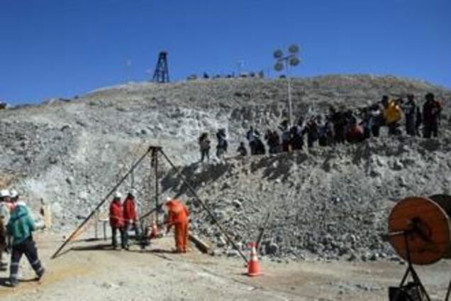 В Чили начали бурить тоннель для спасения шахтеров