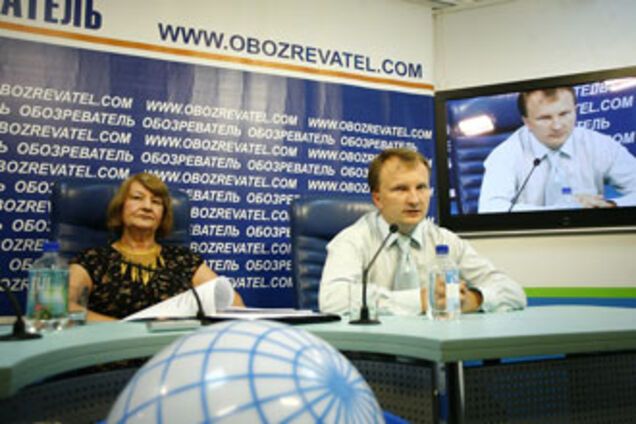 Въезжающим в Украину должны выдавать памятки и диски