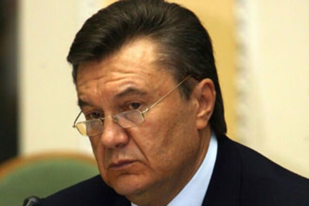 Янукович поздравил строителей