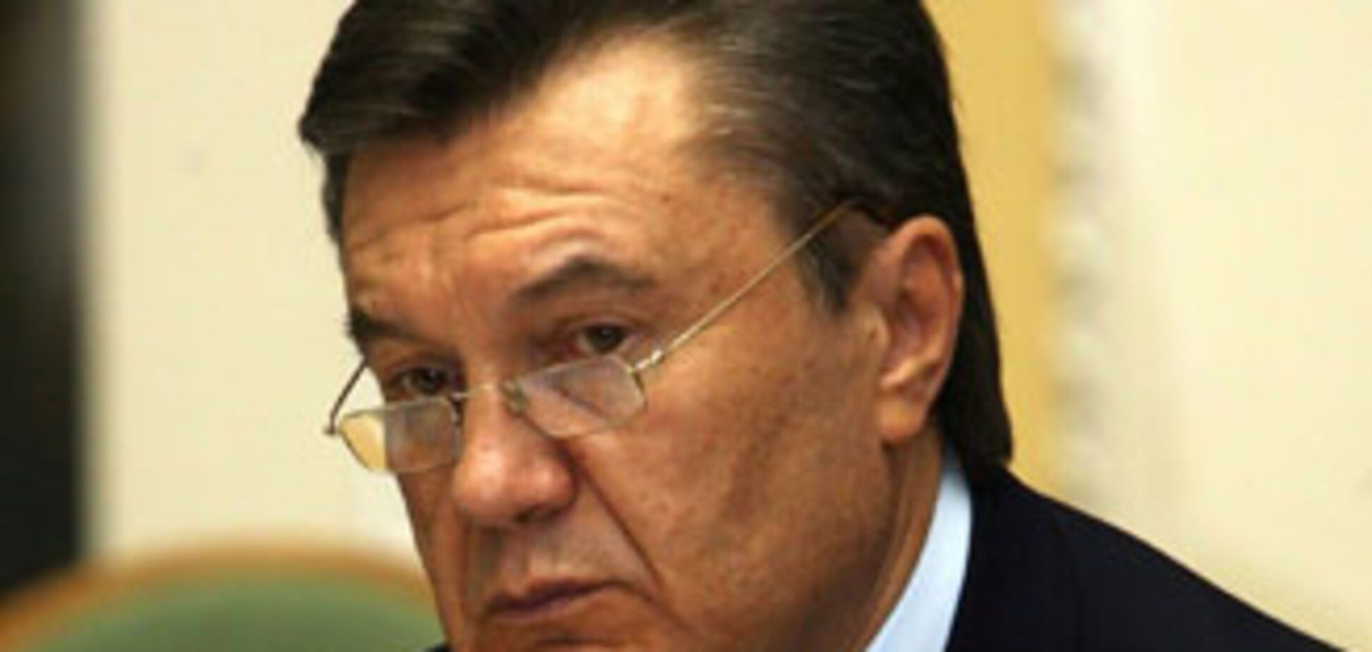 Янукович поздравил строителей
