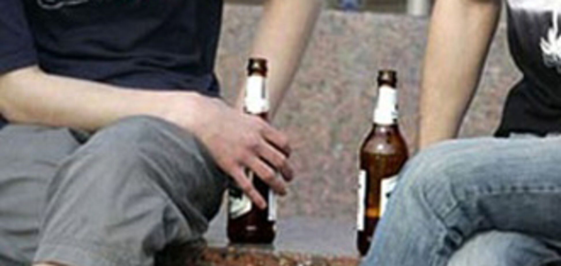 За розпивання пива на вулиці українця посадили в СІЗО