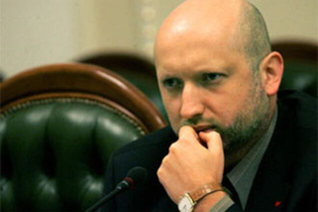 Турчинов відхрещується від розбазарювання газу