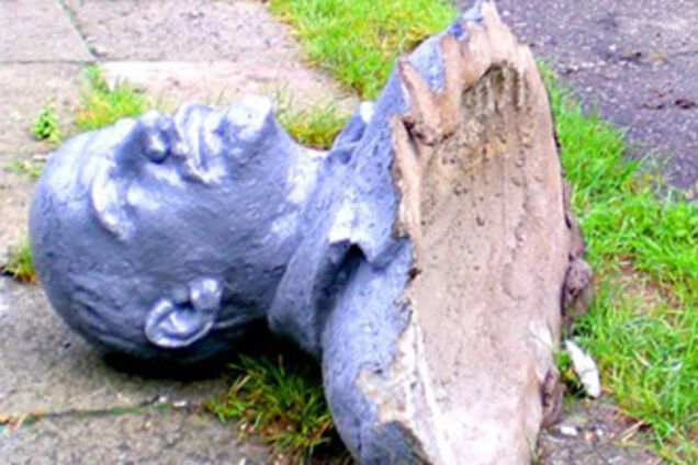 В Ужгороде Ленина переплавят на епископа