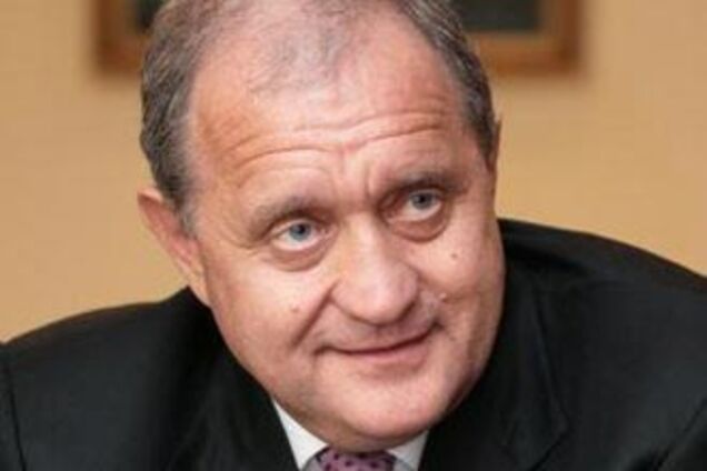 Глава МВД похвастался поцелуем с юной спортсменкой