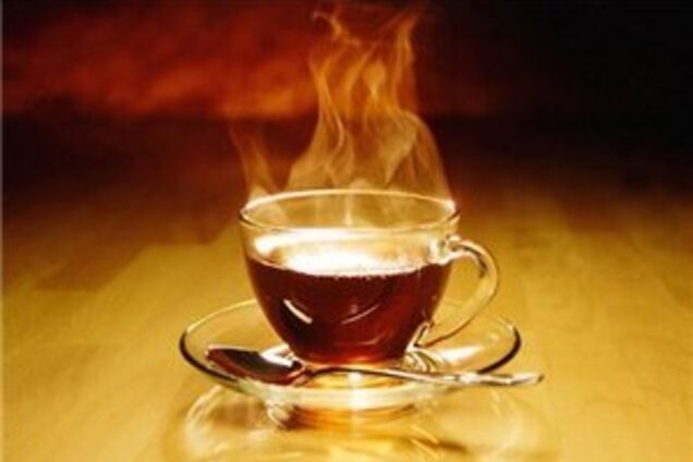 Літак британських авіаліній екстрено сів через чашки чаю