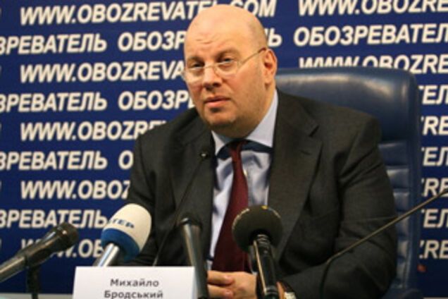 Азаров одобрил инциативы Бродского - ждет новых идей