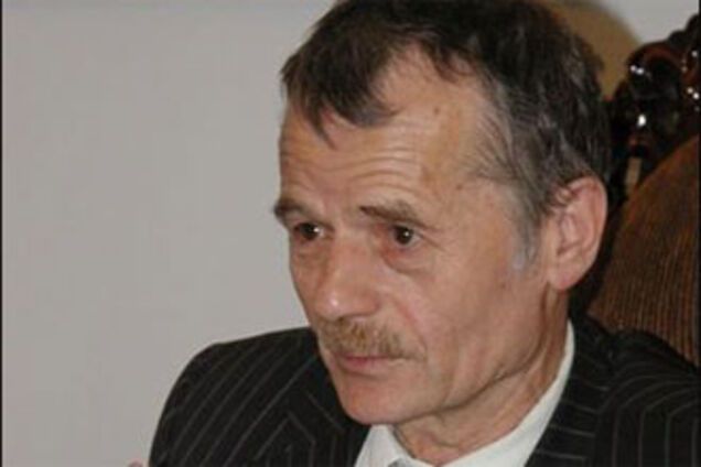 Джемилев: Крымскотатарский должен стать официальными в Крыму