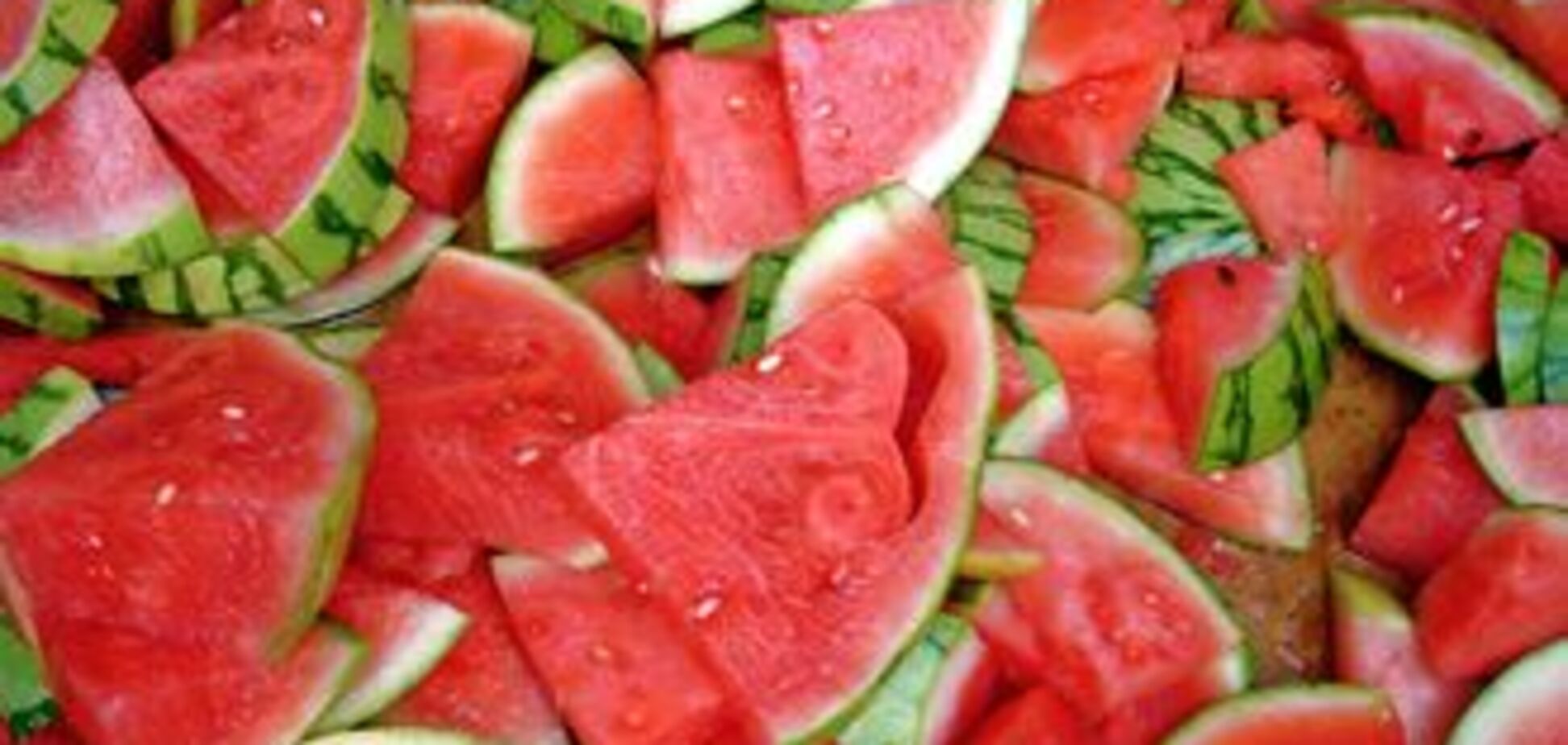 На Троещине нашли ничейные 20 тонн арбузов