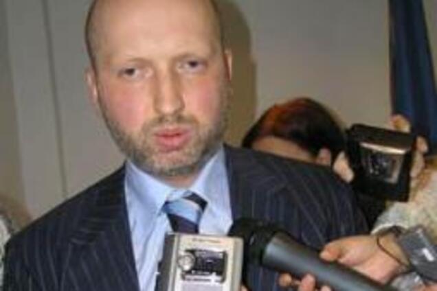 Турчинов ездит на машине с номером 7777