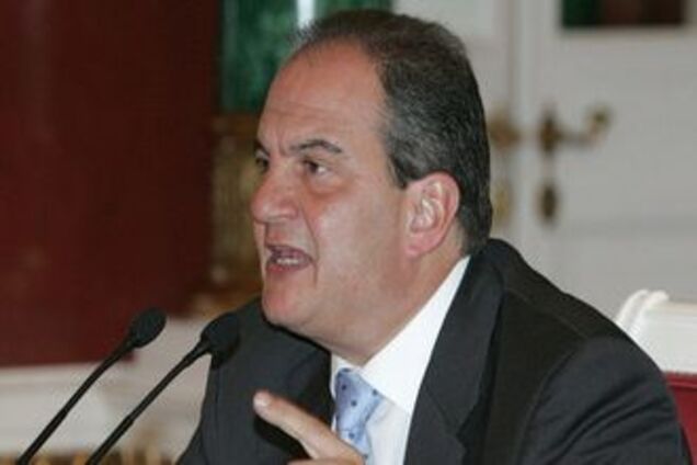 Экс-премьера допросят по делу о коррупции