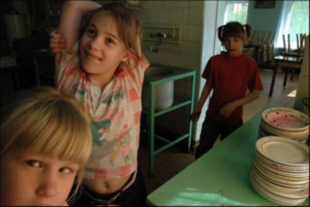 Мать выкрала детей из интерната, чтобы вывезти их в Россию