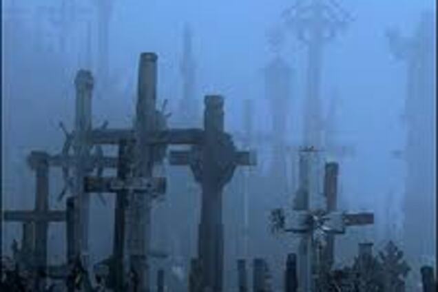 В Киеве появятся частные кладбища, канализации и свалки