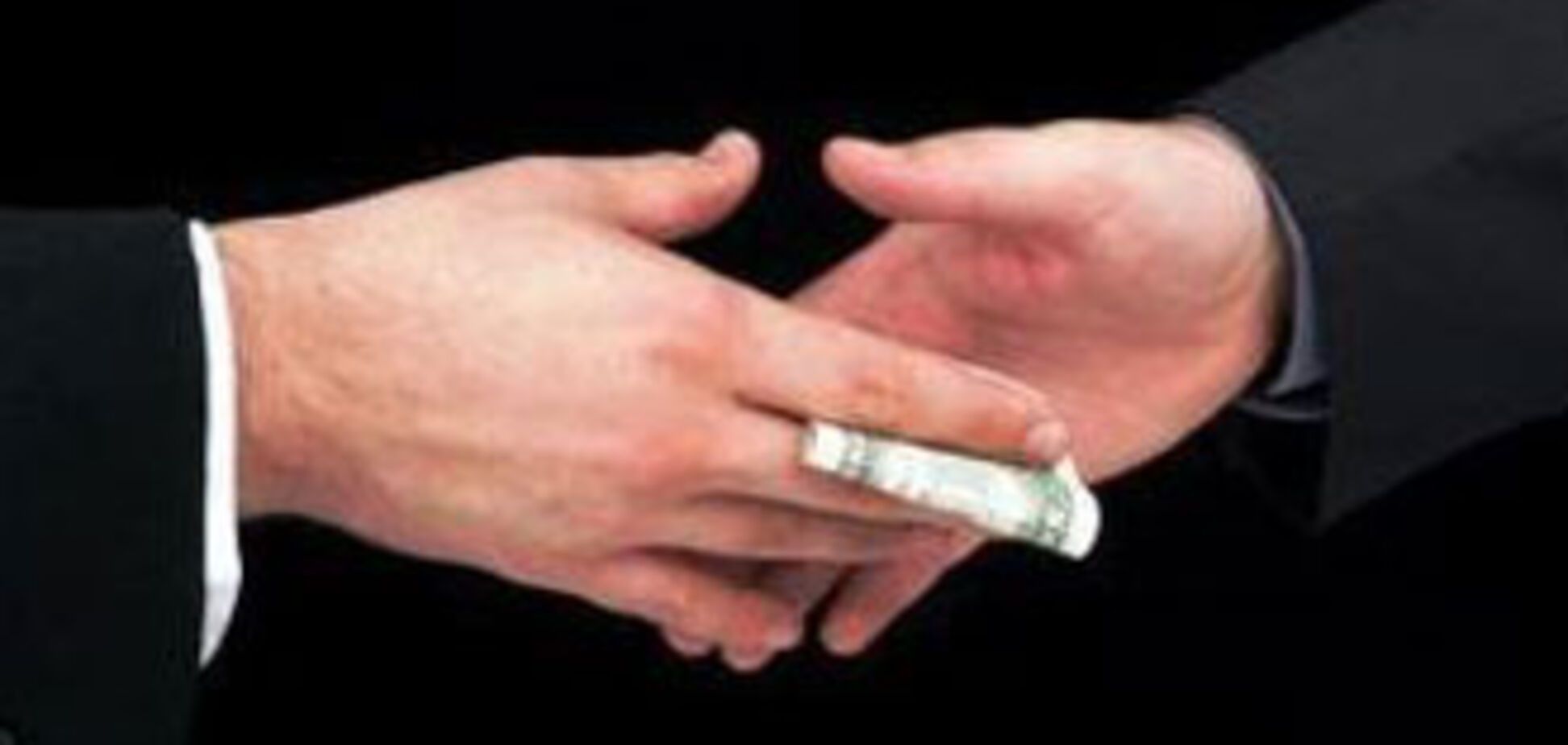 Бывшего премьера обвиняют в коррупции