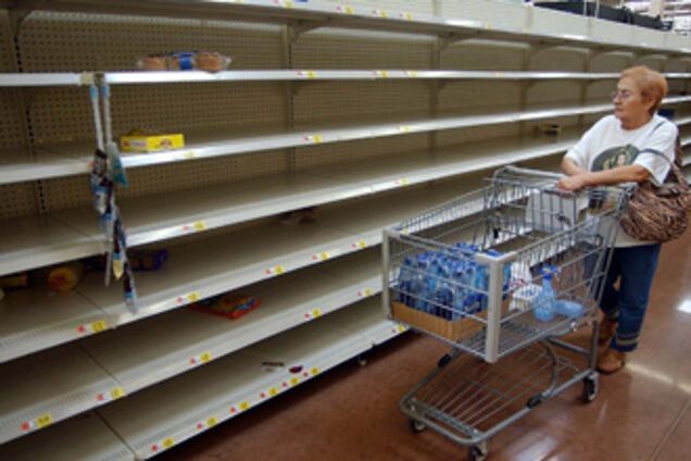 Українців лякають порожніми полицями в магазинах