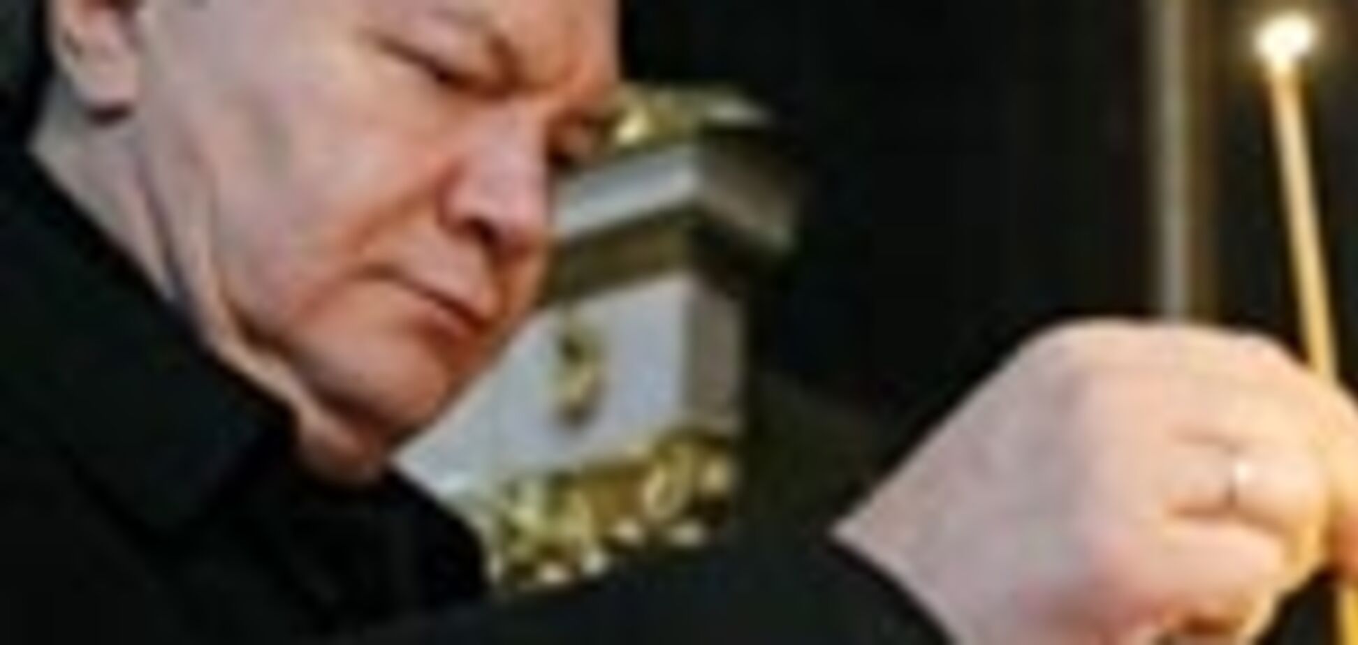 Янукович дал китайцам почитать Евангелие