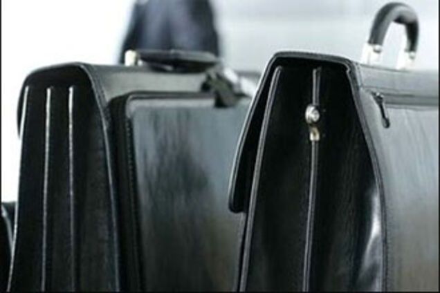 Из-за кризиса уволены 5 министров