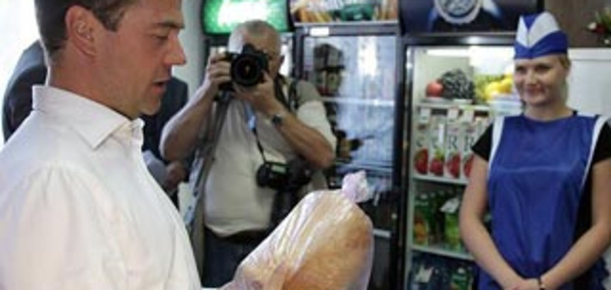 В Саратове от Медведева 'спрятали' все цены. Он 'купился'