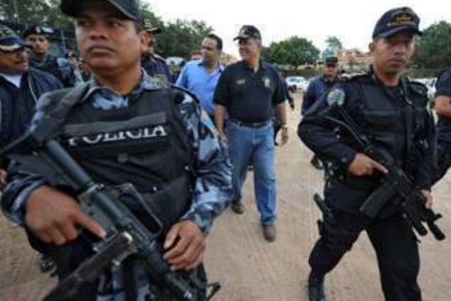 На взуттєвій фабриці в Гондурасі застрелені 15 робочих