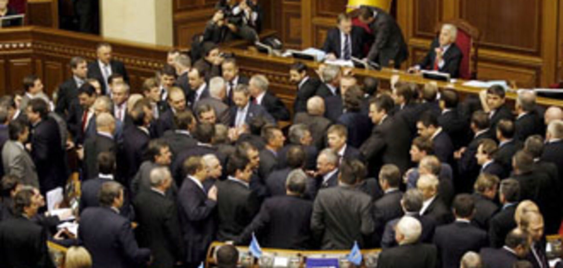 БЮТ заблокировал трибуну Рады, 8 сентября 2010