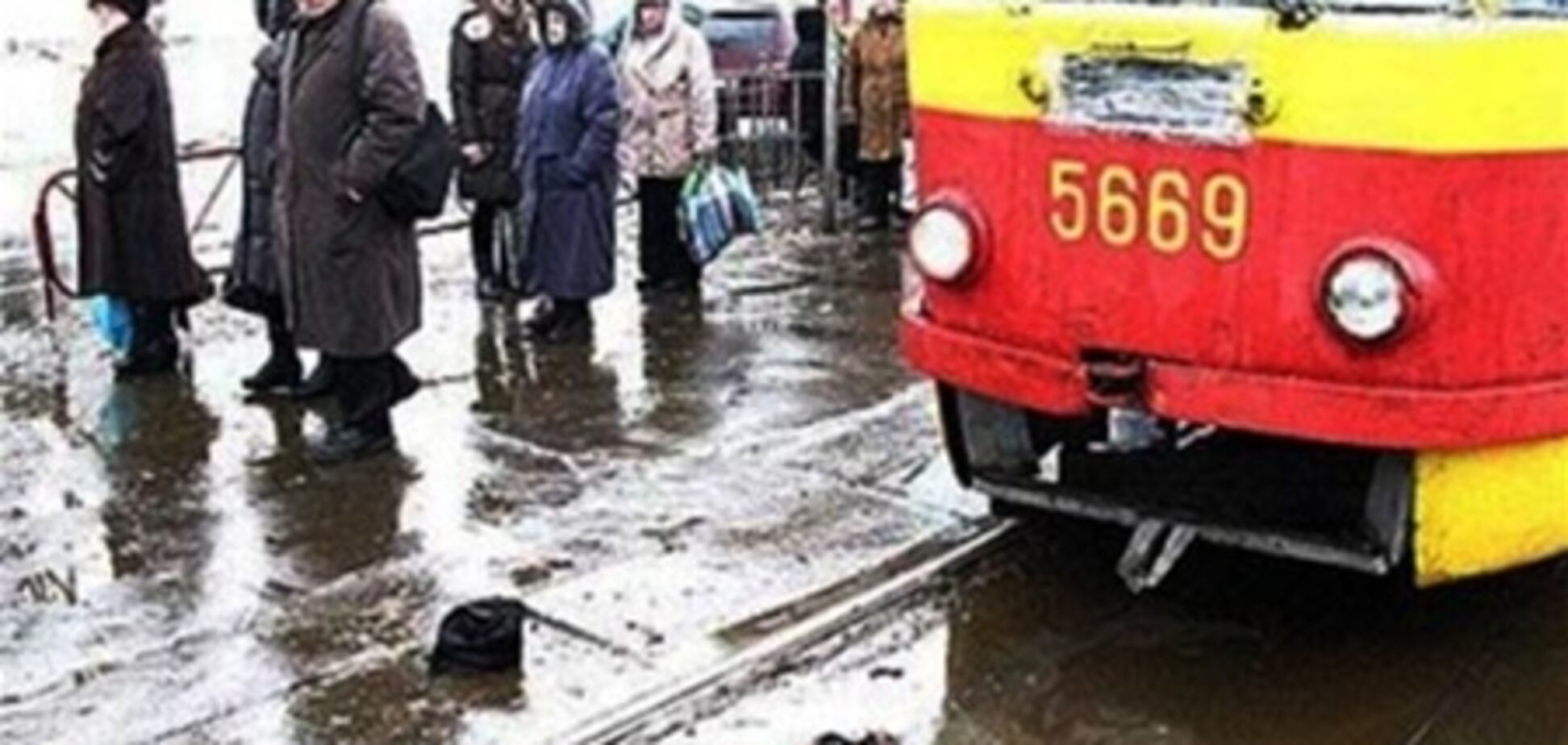Трагедия в столице: водитель трамвая говорит, что не заметил женщину