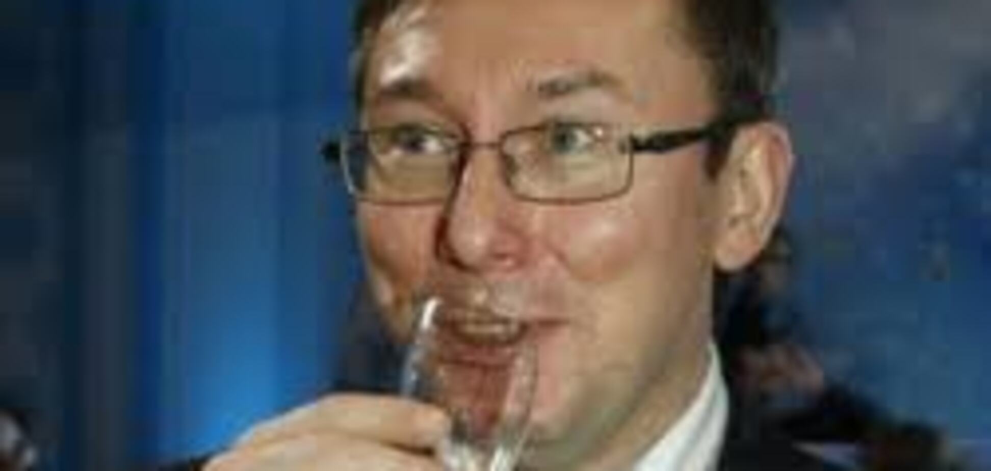 Луценко не дозволяють у в'язниці читати Солженіцина