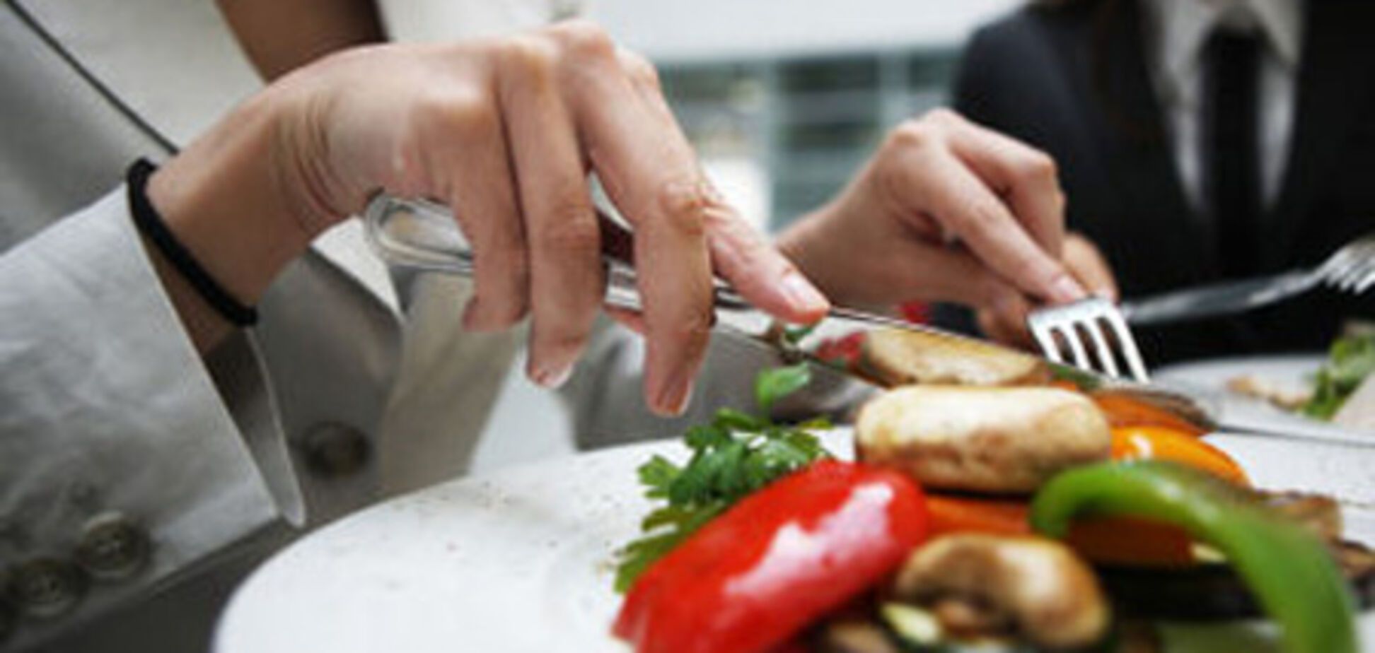 Секрети етикету: як спізнюватися красиво